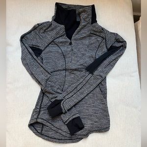 LULULEMON - quarter zip